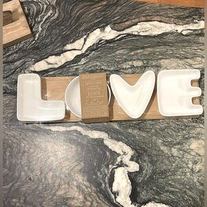 Brandani Italian porcelain LOVE 4”bowls New with wood base